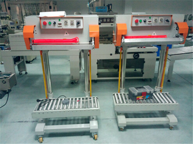 front view of Pneumatic sealing machine for big plastic bags