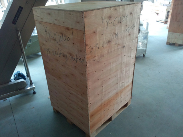 wooden case packaging of cap wadding lining machine inductio