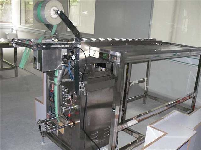 whole view of Hardware packaging machinery electric accessor
