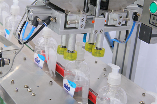 operation of bottle samples for inline screw capping machine