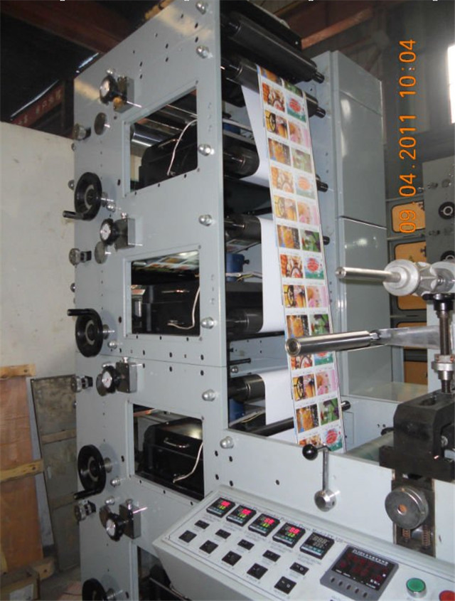up-close details of YXFP-320-4 flexo printing machine auto s