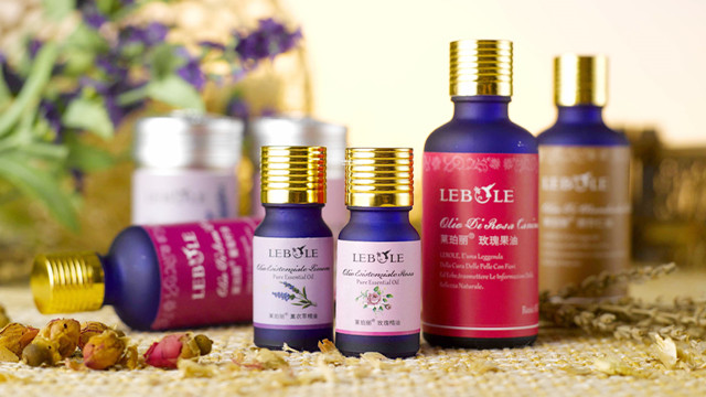 final sample products by the Essential oil filling line auto
