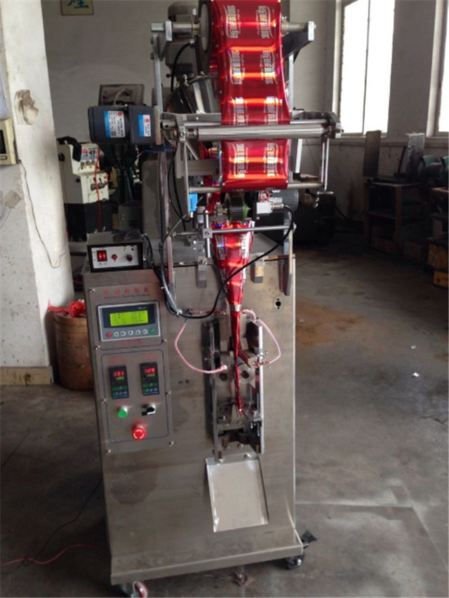 full view of YX-240A Vertical form fill seal equipment powde