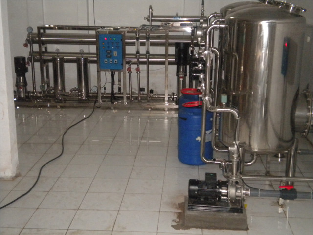 side view of  Reverse osmosis water purifier system Drinking