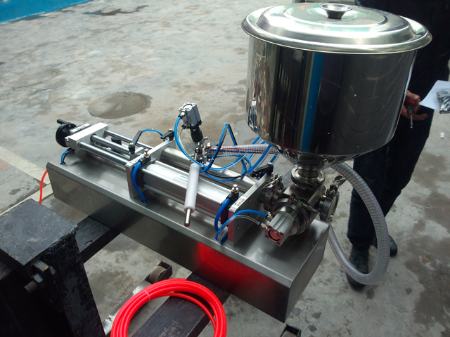 filling machine ready for shipping after commissoning.jpg