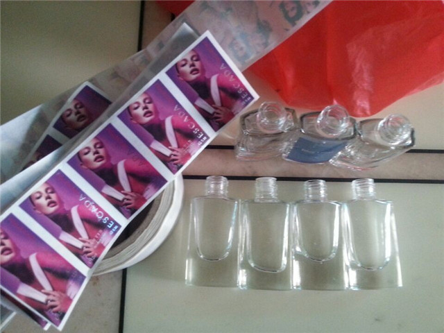 glass bottle samples for flat-surface labeller.jpg