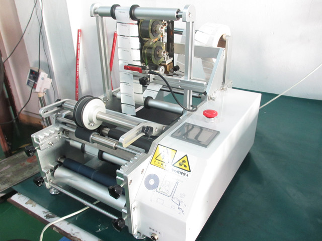 Syringe labeling machine semi automatic round can cylindrica