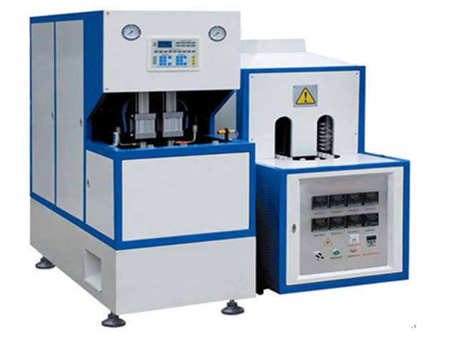 Brasilian customer ordered YX-BL02 PET bottle blow molding and YX-630A round bottle labeller