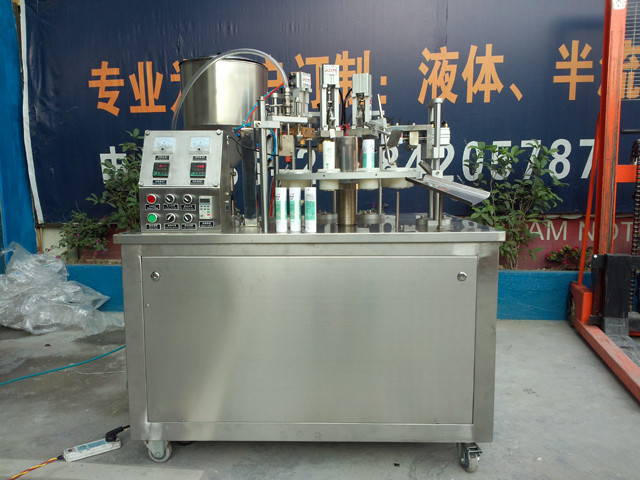 front view of YX-AB100 plastic tube filling sealing machine.