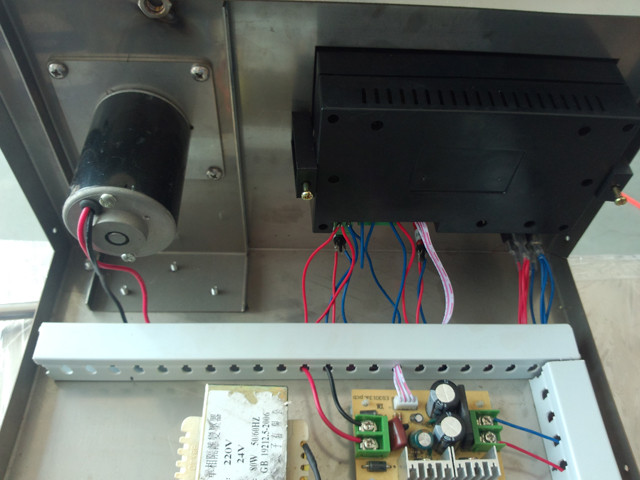 internal view of magnetic pump digital liquid filler machine