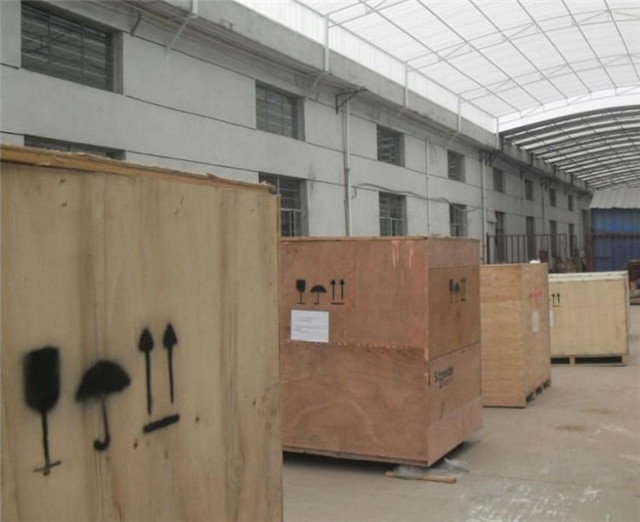 wooden case packing for the machines.jpg