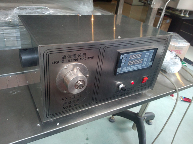YX-I magnetic pump liquid filling machine.jpg