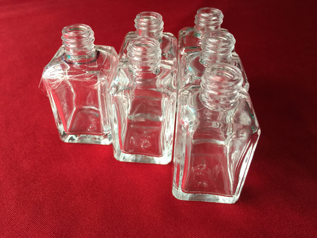bottle samples for YX-V04 vacuum filler.jpg