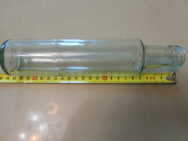sample bottle dimensions for the YX-V04 vacuum capping machi