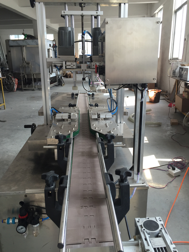 conveyor belt for linear capping machine.jpg