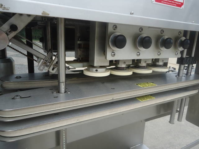 detailed photos of high speed screw capping machine.jpg