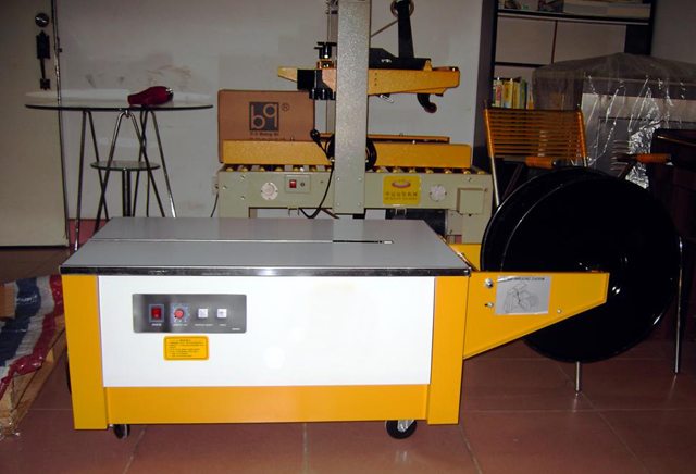low table strapping machine.jpg