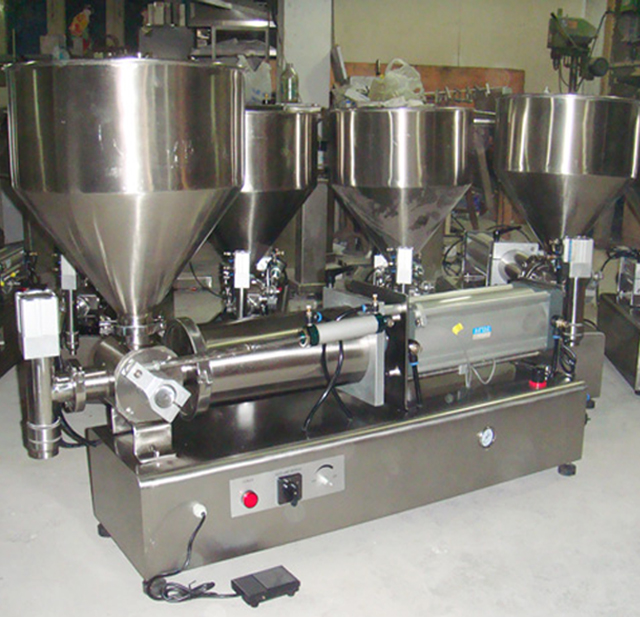 semi automatic pneumatic filler with equipment.jpg